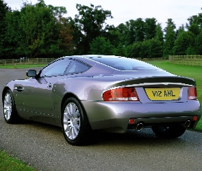 V12, Aston Martin