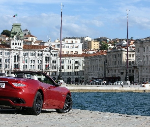 Maserati Gran Cabrio Sport, Tył