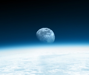 Chmury, Księżyc