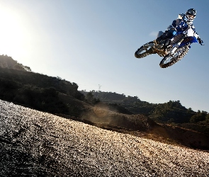 Skok, Zawieszenie, Yamaha YZ 250