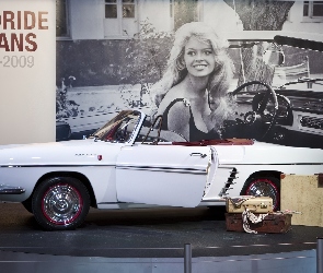Brigitte Bardot, Auto