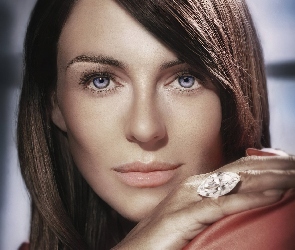 oczy, Elizabeth Hurley