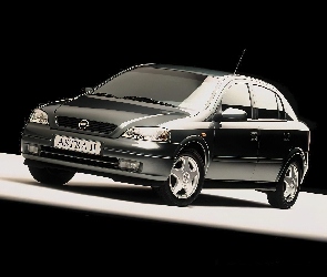 Opel Astra II, Czterodrzwiowa