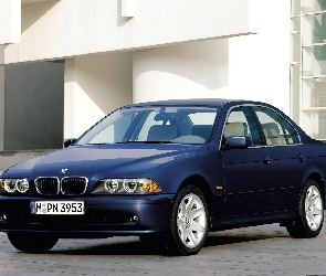 BMW 5, Granatowe