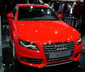 Audi A4 B8, Salon, Prezentacja