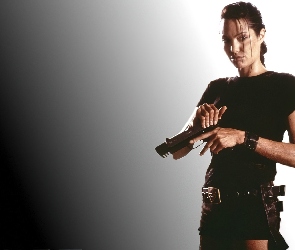 Angelina Jolie, pistolet