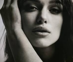 Keira Knightley, Buzia