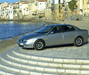 Plaża, Kamienice, Alfa Romeo 156