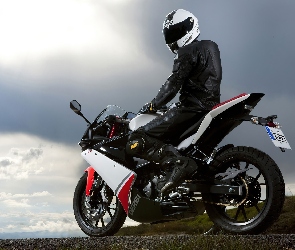 Mały, Ścigacz, Derbi GPR 125 4T 4V
