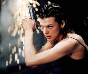 Milla Jovovich, Pistolet