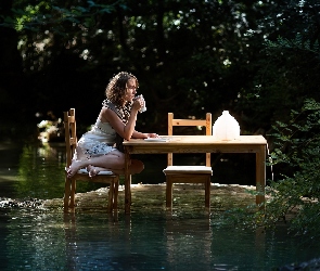 Stół, Zieleń, Woda, Krzesła, Kobieta