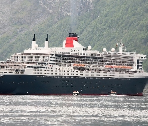 Queen Mary 2