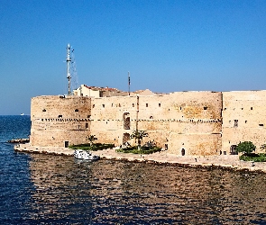 Zamek, Woda, Taranto