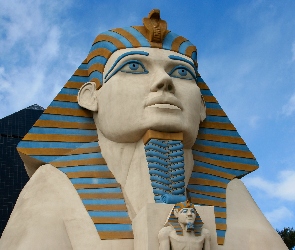 Sphinx, Posąg