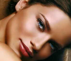 Adriana Lima, Oczy, Niebieskie