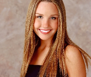 Amanda Bynes, Uśmiechnięta