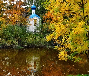 Rzeka, Jesień, Kapliczka, Drzewa