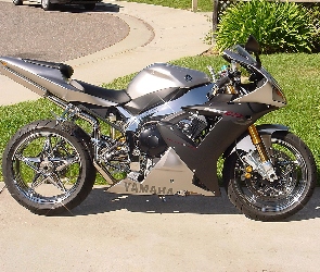 Srebrna, Yamaha YZF R1