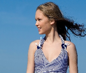 Na Tle, Nieba, Blondynka