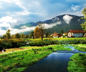 Góry, Lasy, Budynki, Chmury, Rzeczka