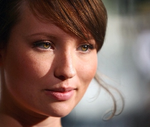 Spojrzenie, Włosy, Emily Browning, Upięte