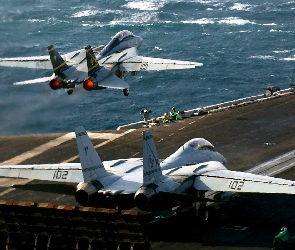 Suchoj SU-33 Flanker, Lotniskowiec