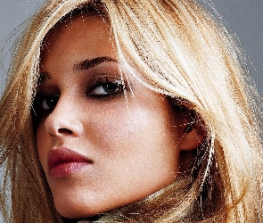 Ana Beatriz Barros