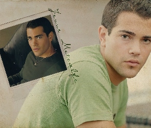zielona koszulka, zdjęcie, Jesse Metcalfe