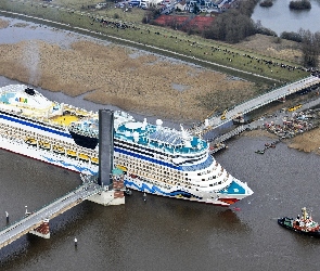 Pasażerski, Aidaluna, Statek