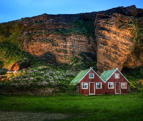 Domki, Islandia, Góry