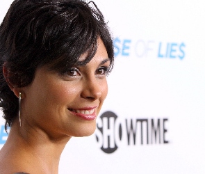 Morena Baccarin, Twarz, Uśmiechnięta
