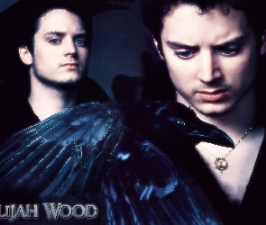 Elijah Wood, łańcuszek, kruk
