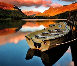 Łódka, Jezioro