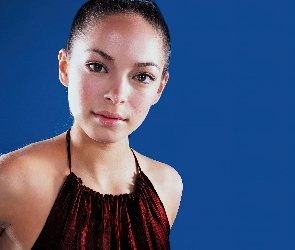 Twarzyczka, Kristin Kreuk