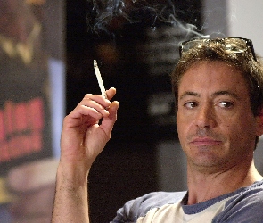 Robert Downey Jr, Papieros