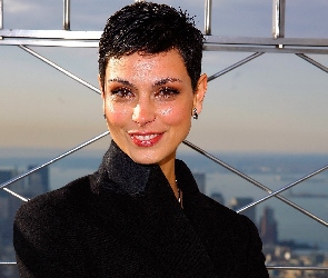 Uśmiech, Krata, Płaszczyk, Czarny, Morena Baccarin