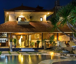 Basen, Palma, Dom