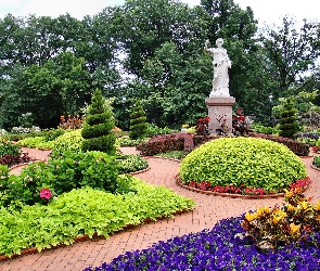 Klomby, Posąg, Park