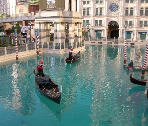 Venetian, Łódki, Kanał