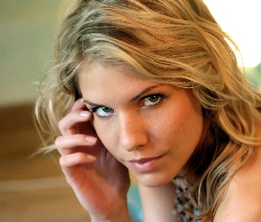 Blondynka, Spojrzenie, Iveta Vale