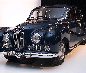 Samochód Zabytkowy, BMW 501