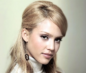 Kolczyk, Jessica Alba