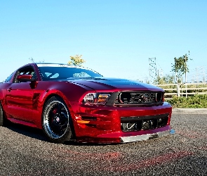 Mustang, Droga, Czerwony