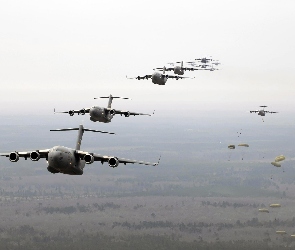 Spadochronowe, Skoki, Boeing C-17 Globemaster III, Lot