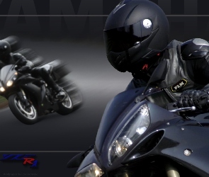 Yamaha YZF-R1, Motocyklista, Motocykl