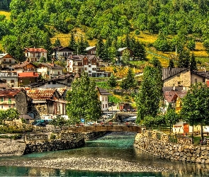 Brzegi, Domy, Pagórki, Rzeki, Most