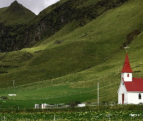 Góry, Trawa, Kościół