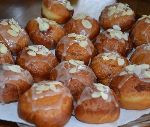 Lukier, Migdały, Pączki