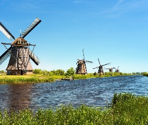 Rzeka, Trawa, Wiatraki