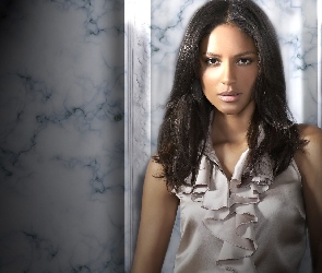 Żabot, Bluzka, Emanuela De Paula, Brunetka